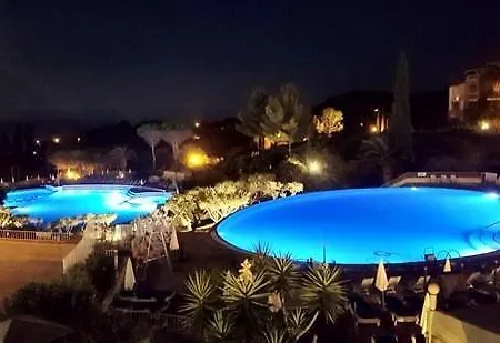 Апартаменты Le Hameau Cap Esterel *