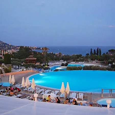 Апартаменты Le Hameau Cap Esterel *